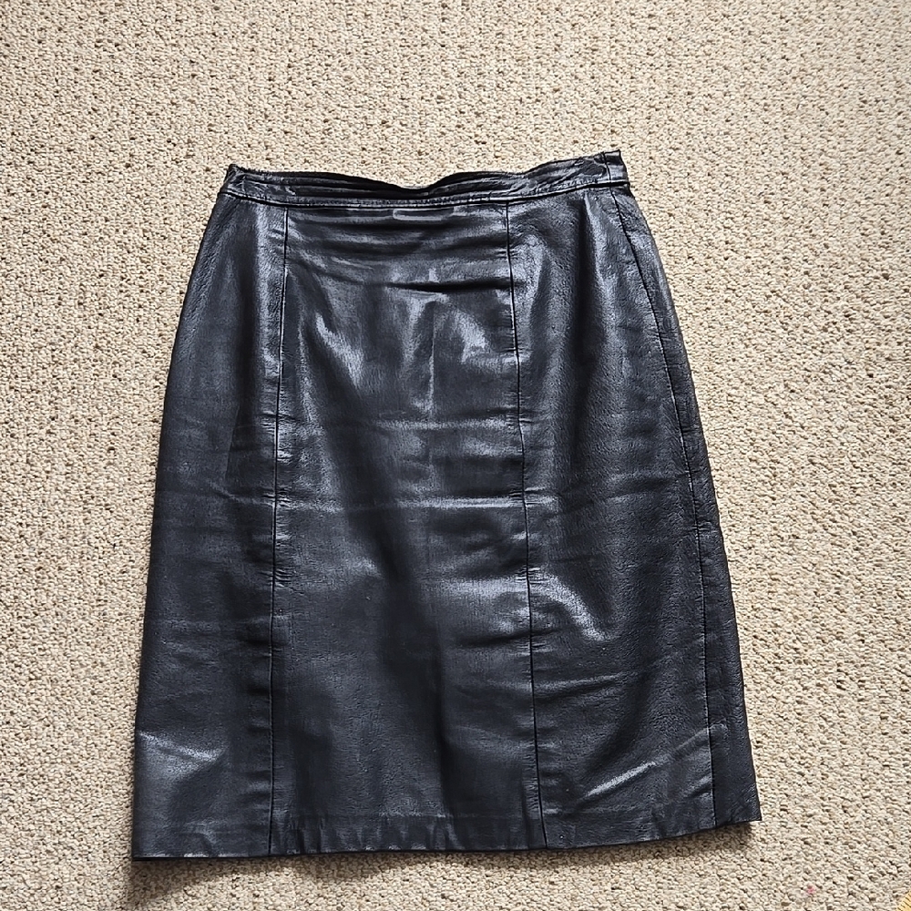 Elegant Black Leather Skirt